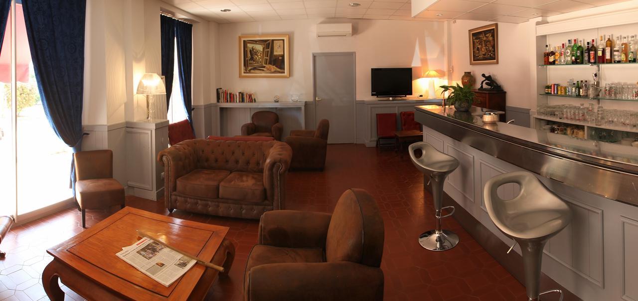 Hotel De La Paix コルテ エクステリア 写真
